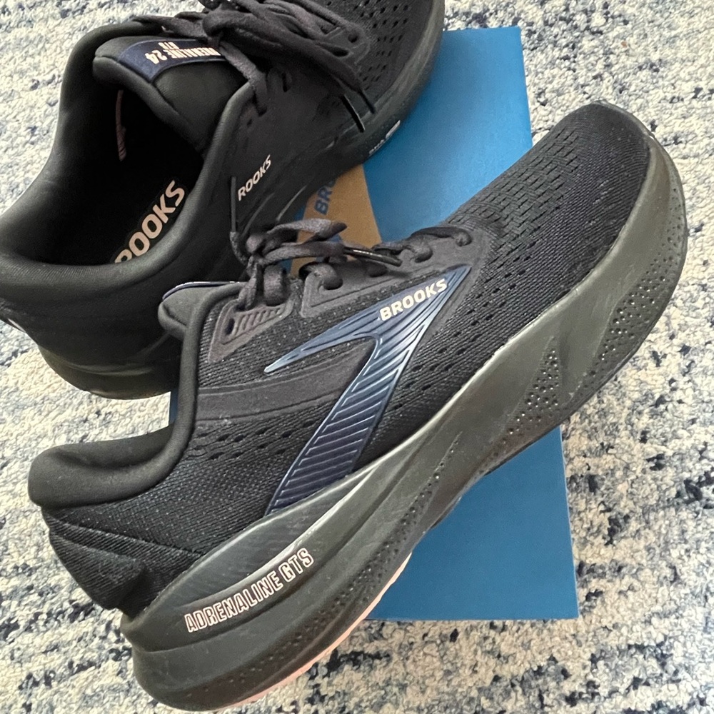 Brooks Adrenaline GTS Black Running Shoes